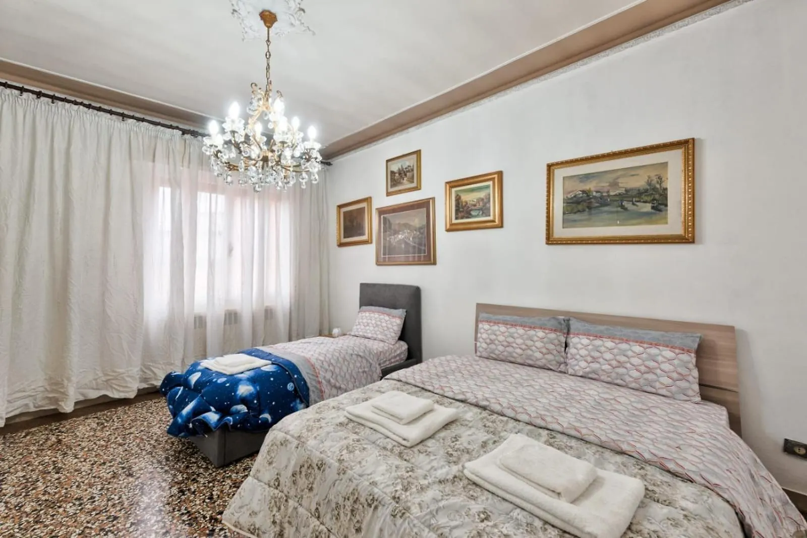 Downtown Railway Station Venice Mestre Apartment Italy